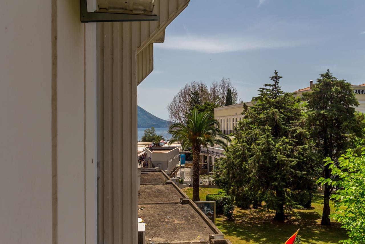 Post Office Center Apartments Будва Екстер'єр фото